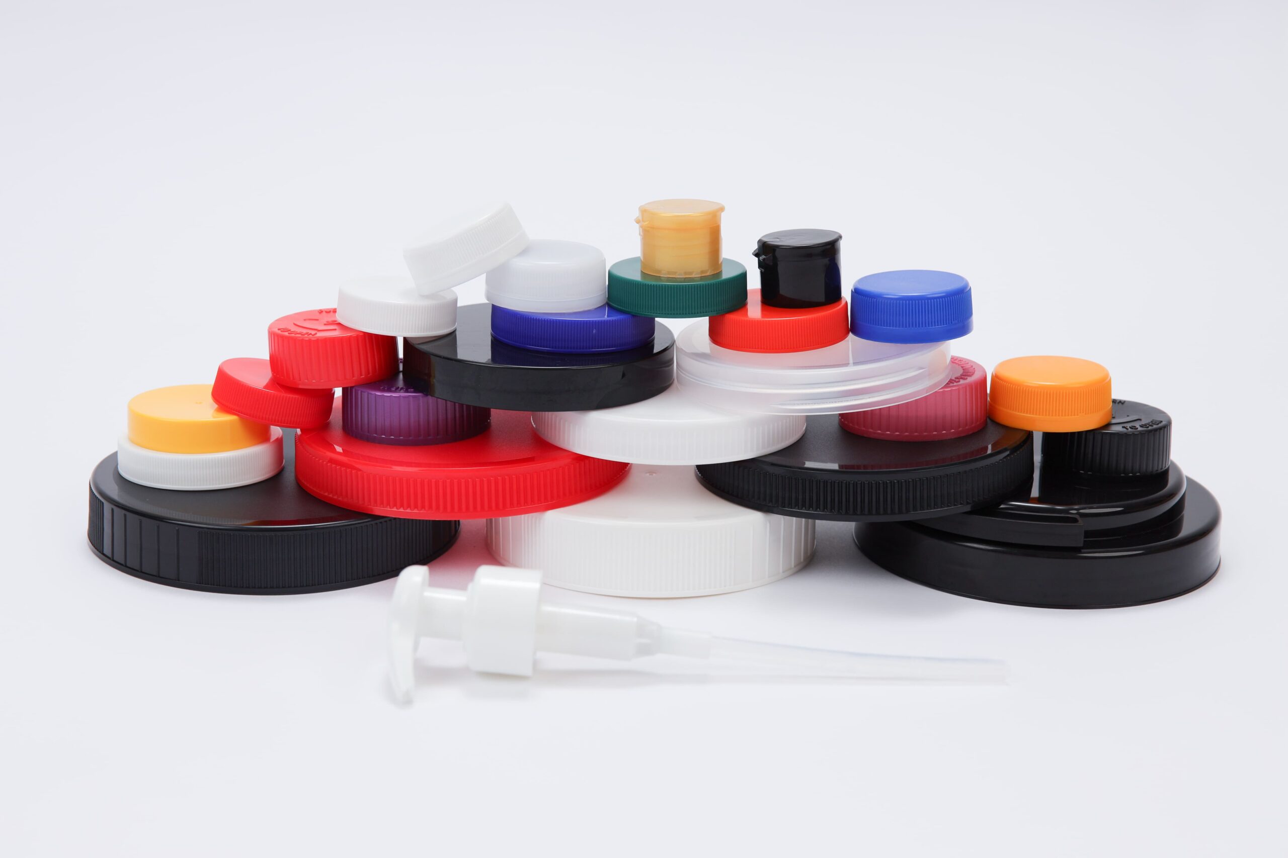 A close-up of a precision-engineered neck finish and cap closure for pharmaceutical pet plastic bottles to prevent leakage.