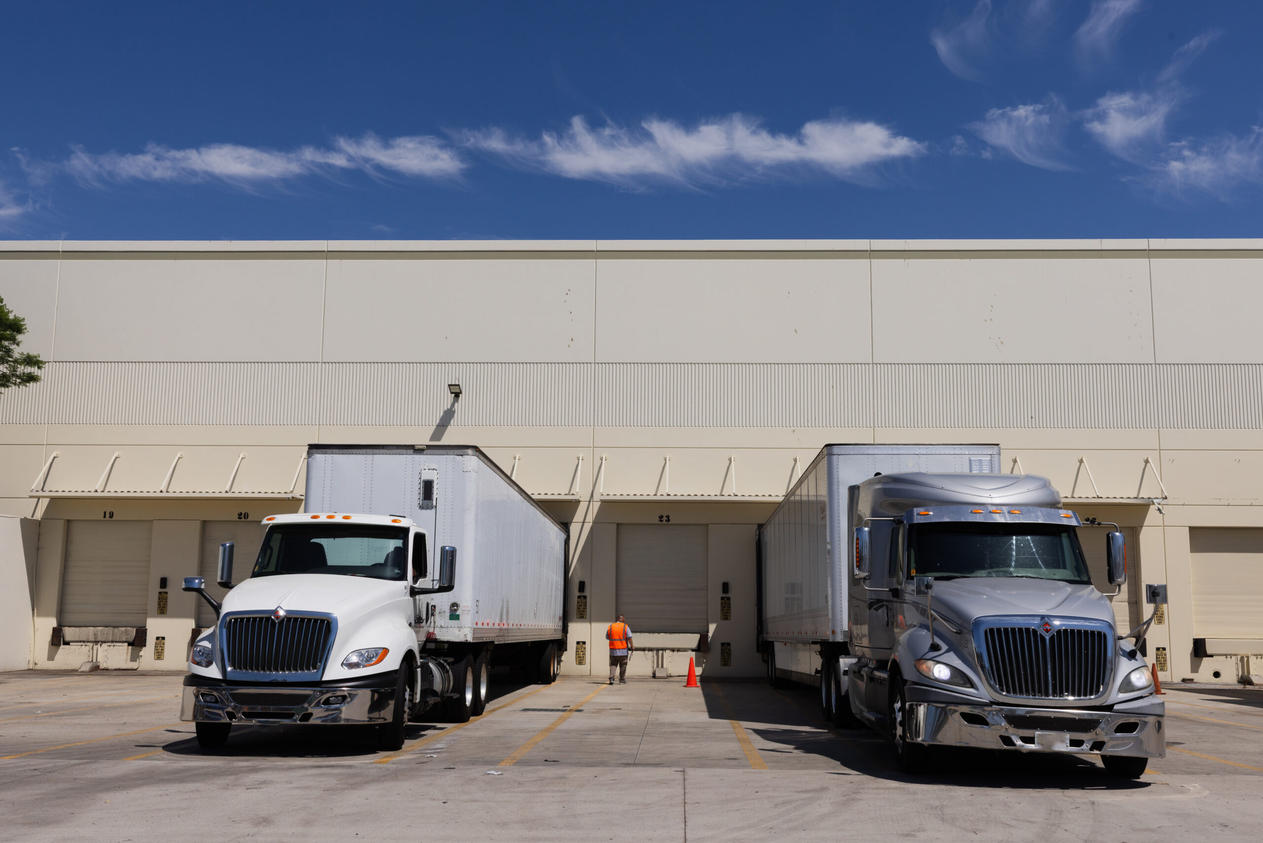 Sustainable beverage bottle production line in the USA, supporting fast 2-3 day delivery to the West Coast.